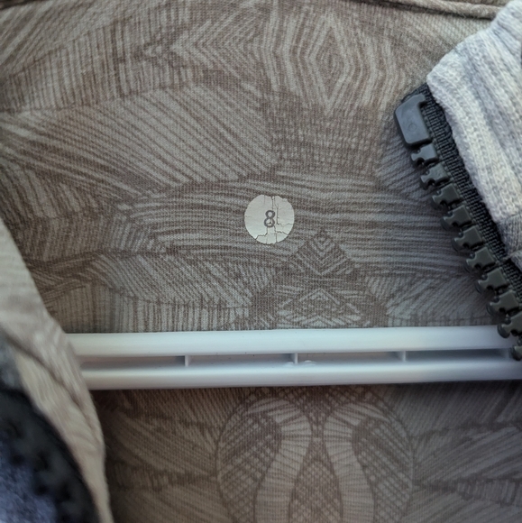 LULULEMON SCUBA ZIP-UP SIZE 8 - Picture 3 of 3